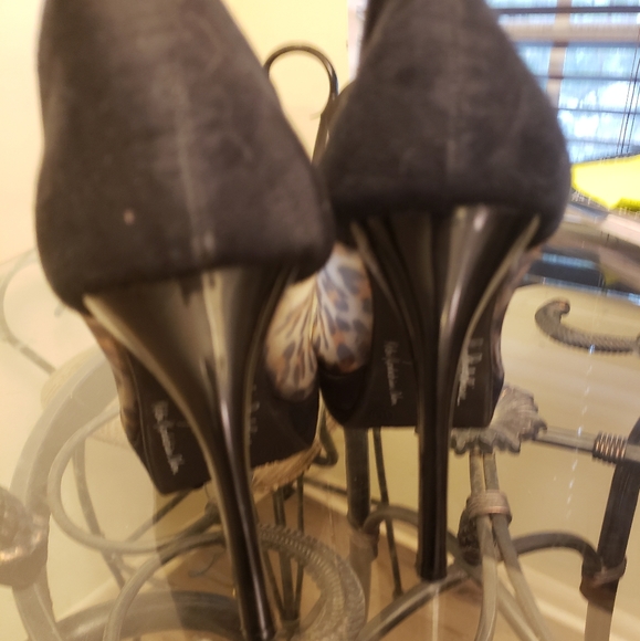 Kardashian leopard and black heels! - Picture 7 of 8